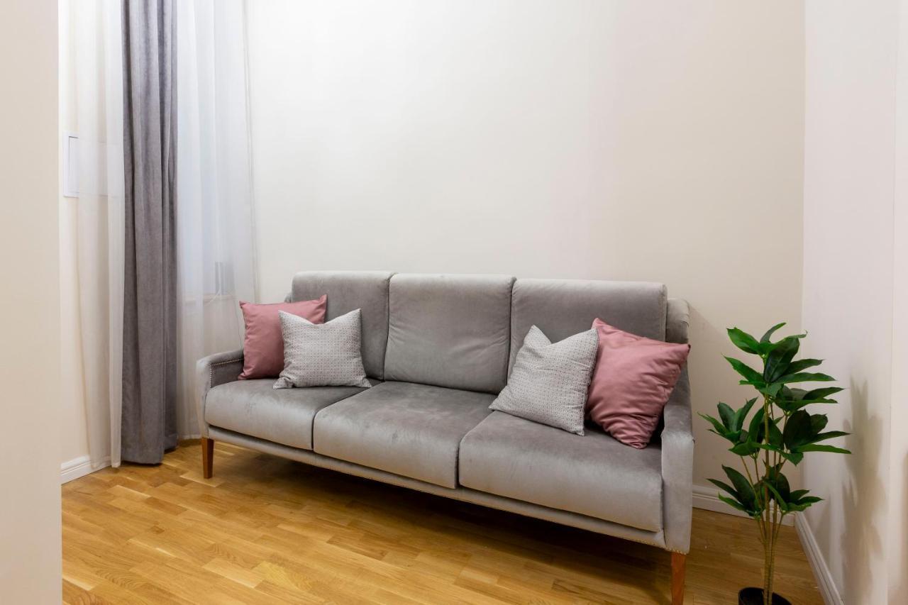Luxury 3bedrm 2bathrm With Danube River View Апартаменты